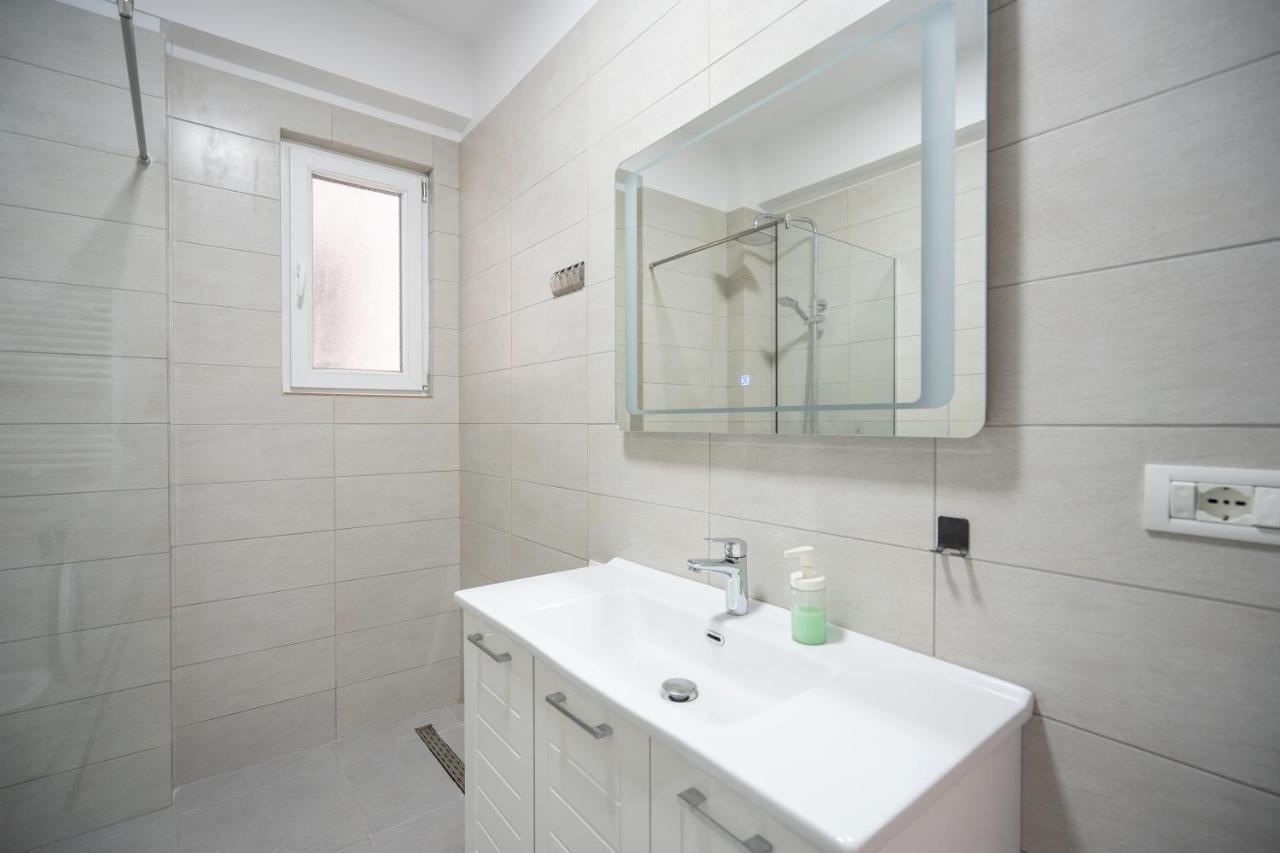 Apartment In The Village With A Sea View Vlore Exterior photo